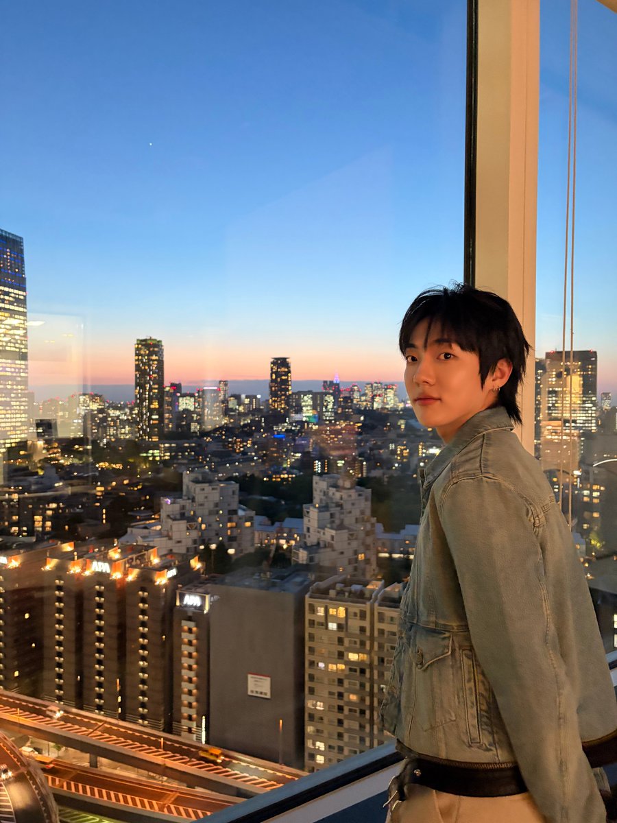 dragonponyph's tweet photo. 🌟 [#DragonPony Weverse Update]

2026.06.26
🐹: Nahanap ko ang mga litratong ito noong pumunta kaming Japan para sa isang photoshoot

#드래곤포니 #AnTaeGyu #안태규 https://t.co/pbFQdIQqNc