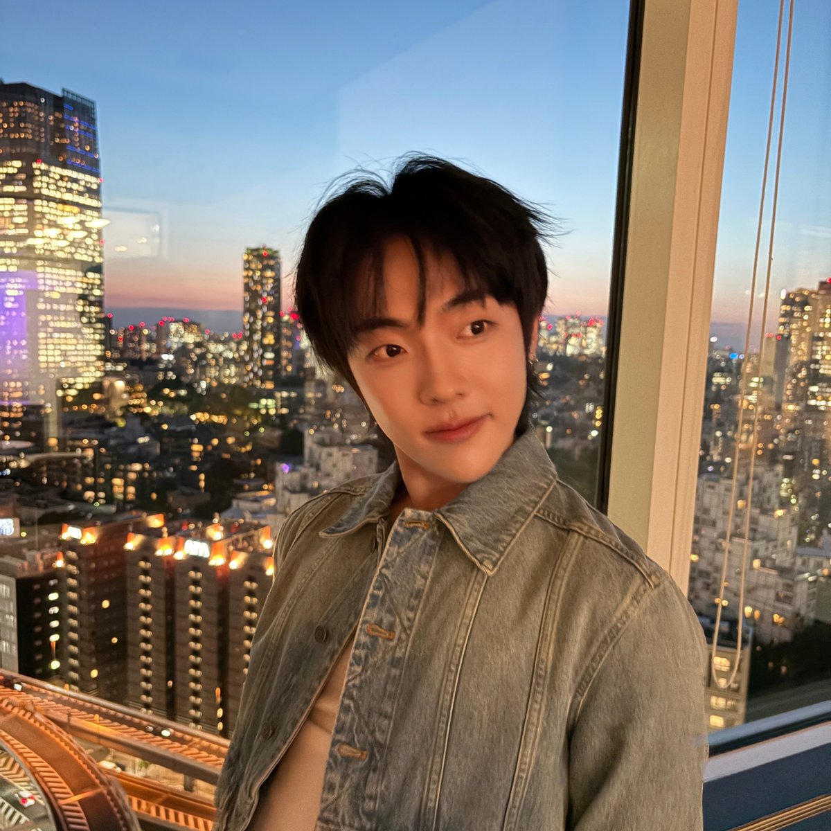 dragonponyph's tweet photo. 🌟 [#DragonPony Weverse Update]

2026.06.26
🐹: Nahanap ko ang mga litratong ito noong pumunta kaming Japan para sa isang photoshoot

#드래곤포니 #AnTaeGyu #안태규 https://t.co/pbFQdIQqNc