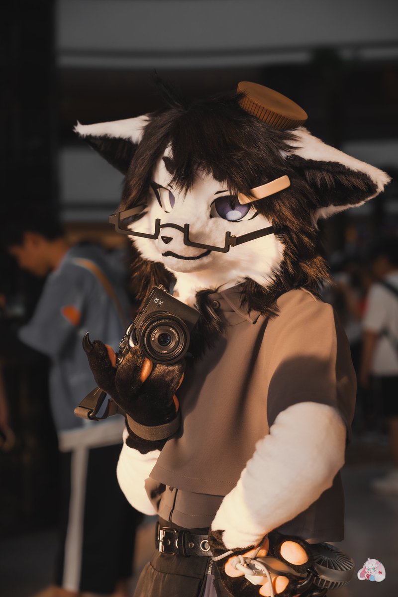 jammie0910's tweet photo. I really want to go to UTFG to take photos for everyone✈️

📷：@rabb177
🧵：@Nocturnal_Fur
#FursuitFriday https://t.co/sw7lK7SMnt