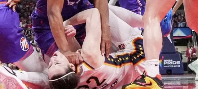 nuooni21's tweet photo. When AT injured Candace Parker
- When AT elbowed Natisha Heideman 
- When AT grabbed Angel on the neck and dropped her
- When AT injured Fiebich bumping her into Kah Copper 
- When AT injured Napheesa 
- When AT "trying to stand up" pressed her BALLED UP FIST on Caitlin's neck
Where is the lies ?