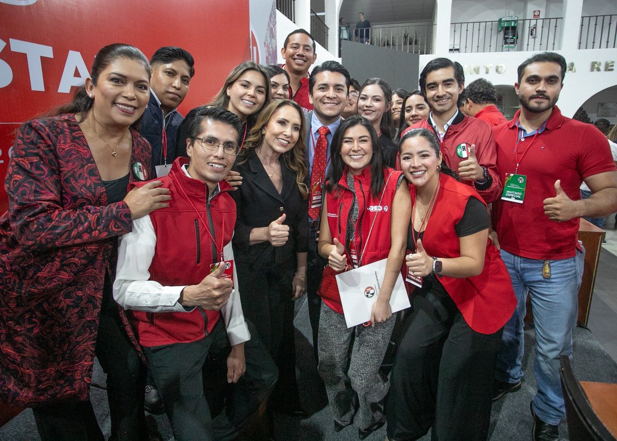 CristinaRuiz_S's tweet photo. Hoy reafirmamos una convicción. El Estado de México merece un #PRI unido, cercano y preparado para recuperar la confianza de la gente.

En nuestro Consejo Político Estatal presentamos los resultados del trabajo realizado durante 2025, aprobamos la ruta del 2026 y fortalecimos la organización de nuestro partido con nuevas responsabilidades y nuevos compromisos, cada decisión que tomamos tuvo un mismo propósito. Construir un #PRI más fuerte para defender las causas de las y los mexiquenses y estar donde siempre debemos: en el territorio, escuchando, acompañando y dando la cara.

Vamos a recorrer cada municipio, cada comunidad y cada colonia con una certeza: defender al Estado de México no es una frase de campaña; es nuestra causa. 

#PRIEdoméx 
#ElPRIVaConTodo
#PRIDeTerritorio