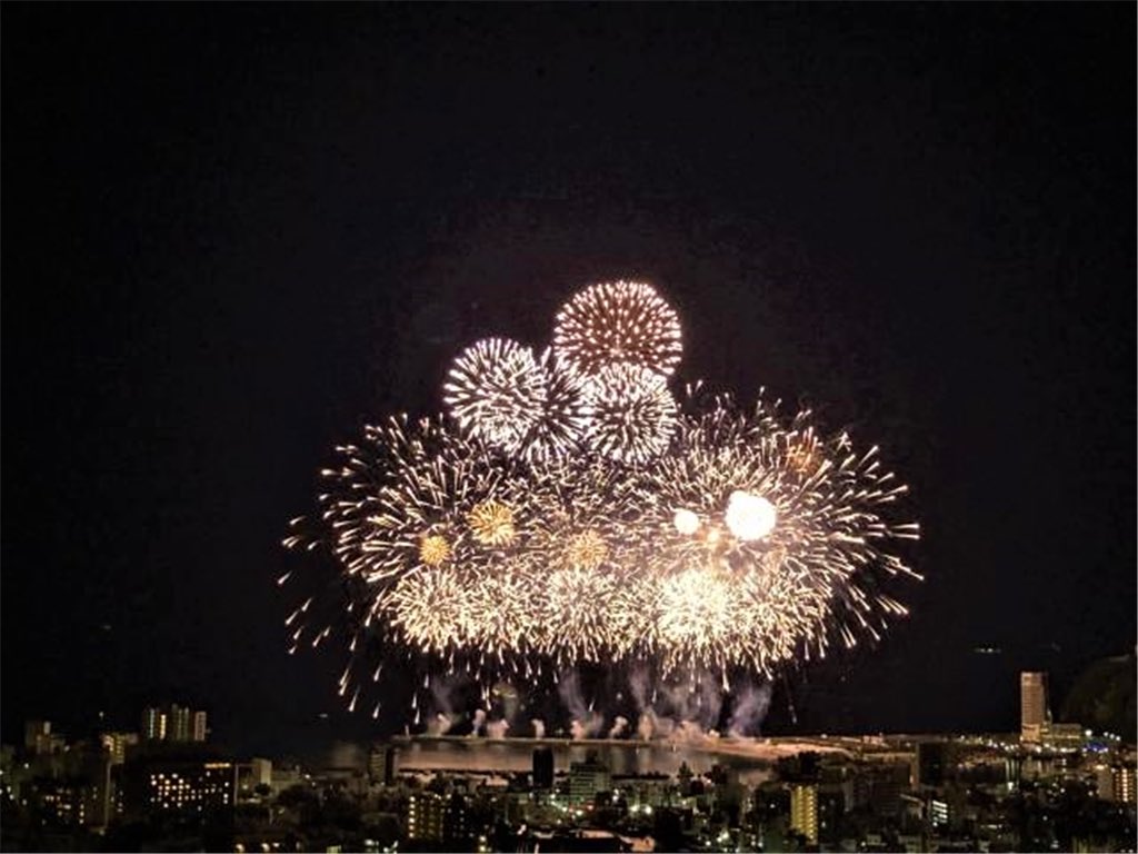 TokyuResortCorp's tweet photo. 【熱海】熱海海上花火大会
 
【Atami】Atami Fireworks display https://t.co/ScVEQtqbuB
