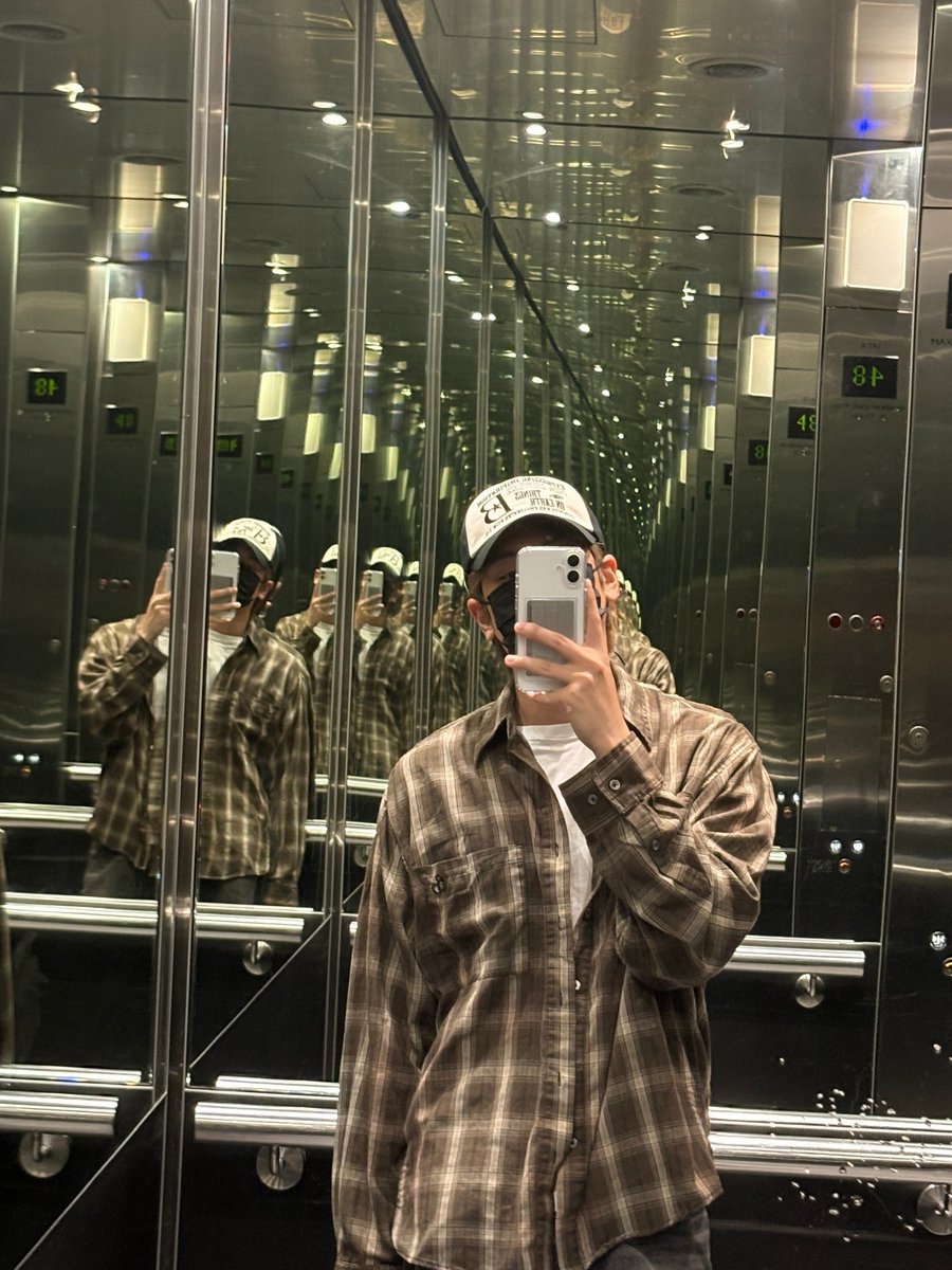jiwonmuse's tweet photo. iKON in sydney (rajin update) 😹🖤🖤🖤🖤 https://t.co/EMV3NVhbbk