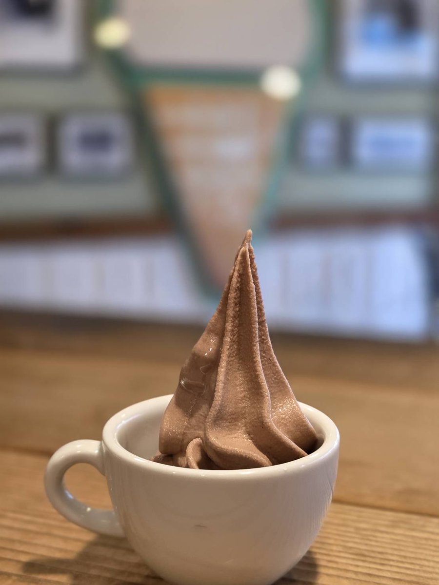 MoomooS0609's tweet photo. 今週の味はカフェモカです☕️

台風が近づいておりますが、
週末はいかがおすごしでしょうか？

怪我のないよう、安全な週末をお過ごしくださいね。

無理をせず、お待ちしてます🐮🍦 https://t.co/Xupym6Oc4S