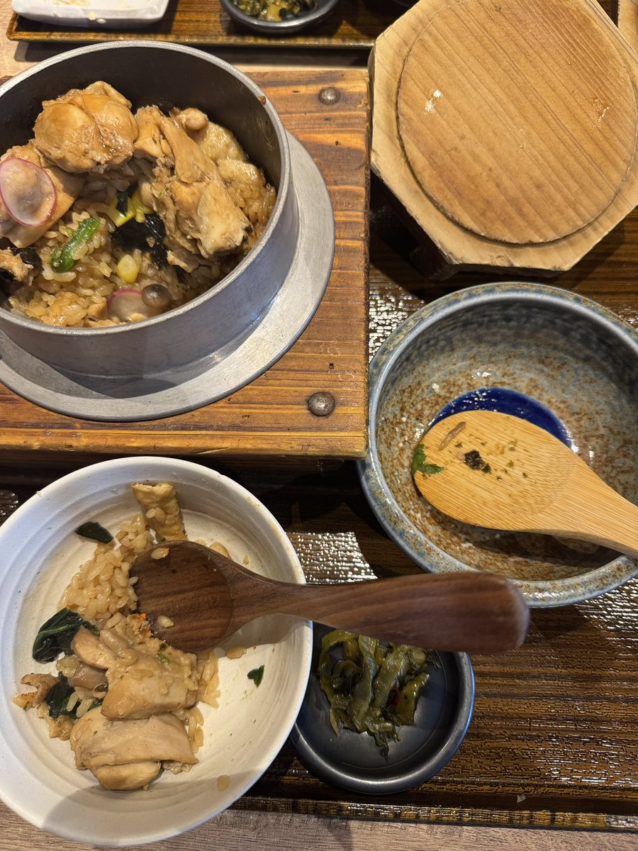 hukiagaming's tweet photo. とり釜飯(食べかけ) https://t.co/KUGHmikdMU