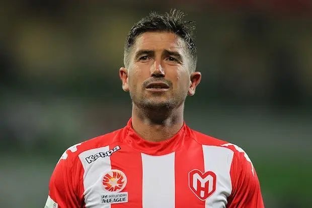 olpapabear's tweet photo. @mattmurley19 - need a second opinion here.. forget @BizNasty2point0 . I think Australia’s @HarryKewell and @terryryan20 are brothers? https://t.co/zZQq2pt6df