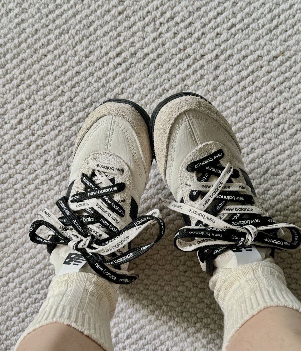 Wanawannn's tweet photo. New Balance × niko 🖤🔖✨

ป้ายยาสายเที่ยว สายคาเฟ่ 🤏🏻 รุ่นนี้สวยมาก ใส่แล้วทรงสวยสุ้บๆ เชือกผูกรองเท้าเพิ่มความคิ้วท์ 💕 ราคาเริ่มต้น 2,290.- ส่งฟรี (มัดจำได้ 50%) https://t.co/U4GE6KSVWg