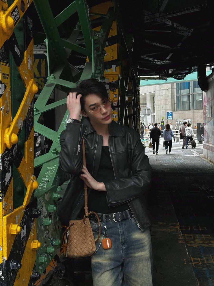 rishyyds's tweet photo. He loves this style😆

Jan - MuTeLuv press tour
Mar - Japan Trip
Apr - Mr.Kill novel launch
June - Mr.Kill press tour

MR. Kill SERIES PRESS TOUR D1

#MrKillSeries 
#dew_jsu https://t.co/5o97bKeqvY