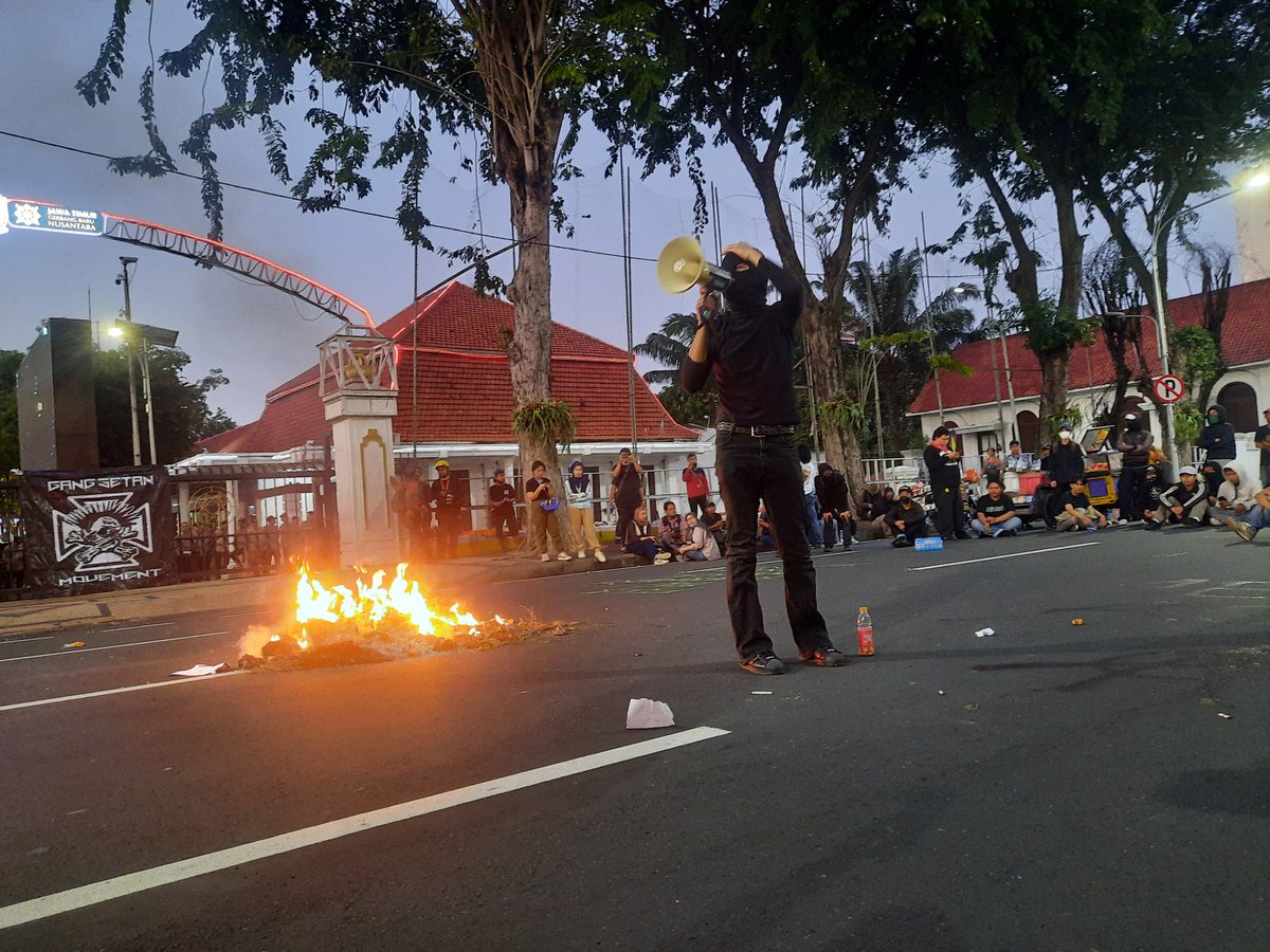 arekgerak's tweet photo. Surabaya, 26 Juni 2026. https://t.co/dPocsp1u1e