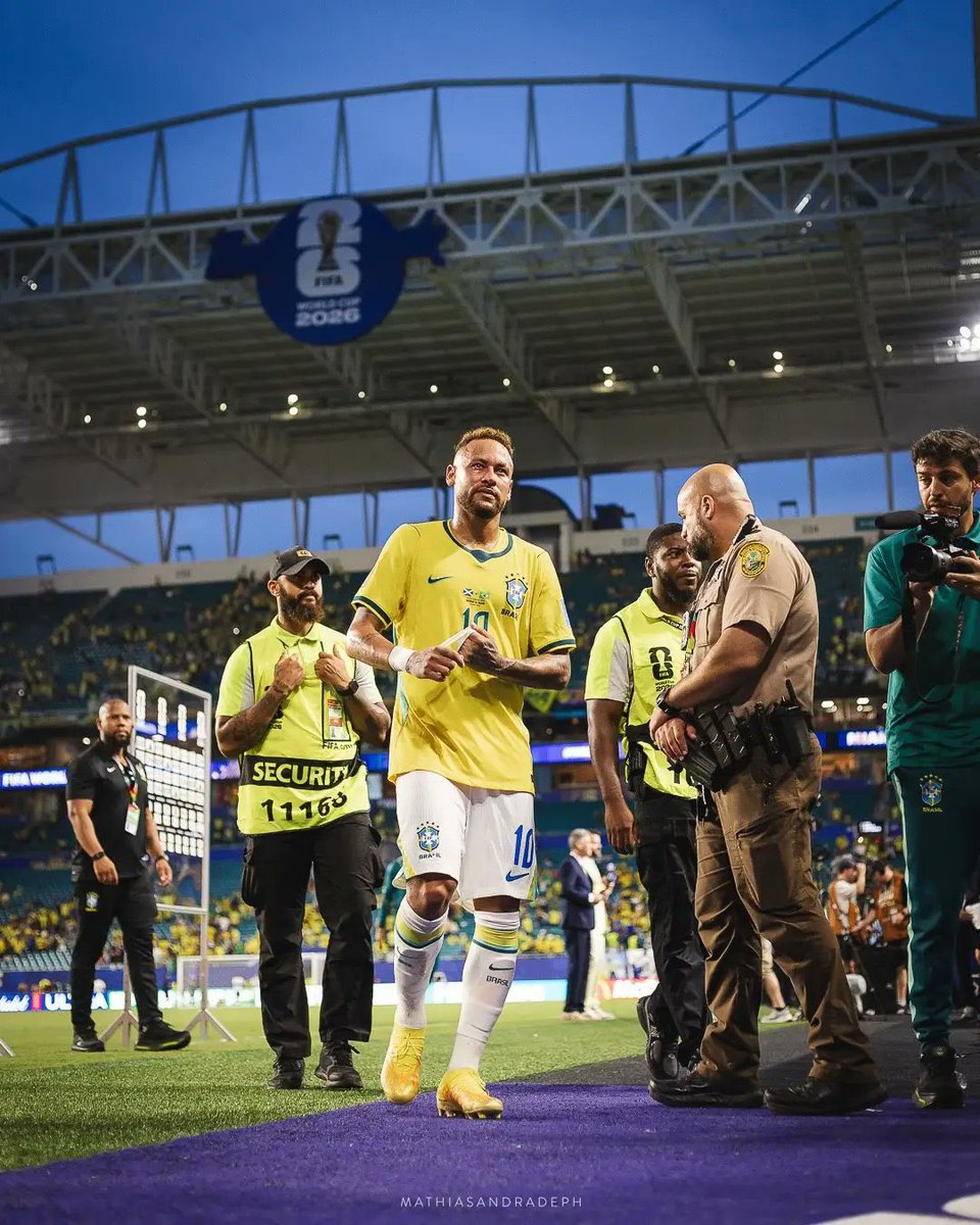lMhdjr's tweet photo. Neymar 10 🤴🏽 https://t.co/71CJLBfd6T