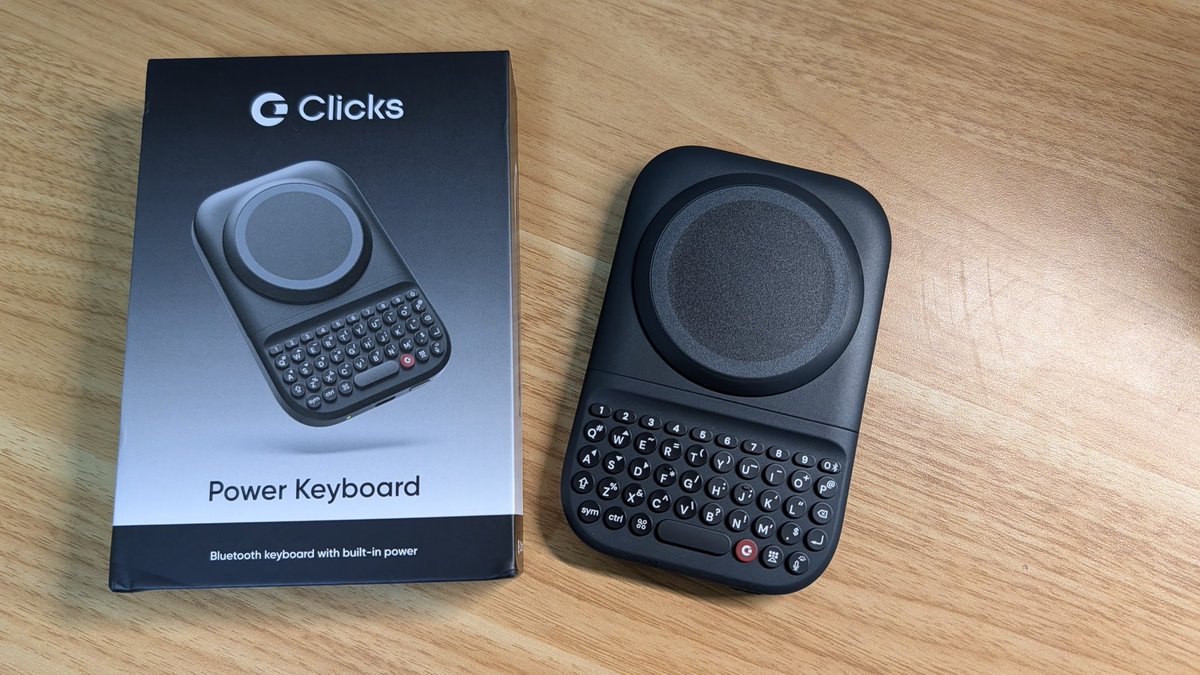 Clicks Power Keyboard が届いた。これから少し触ってみる。 #clicks