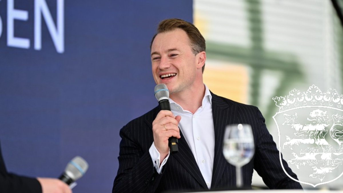 RegHessen's tweet photo. 📺 18:00 RTL Hessen: Der Chef der Staatskanzlei, StS Benedikt Kuhn, im Interview zur Zukunft Hessentag 2028. 

Einschalten: https://t.co/rBvk54z9yW https://t.co/IqTLnAXWHj