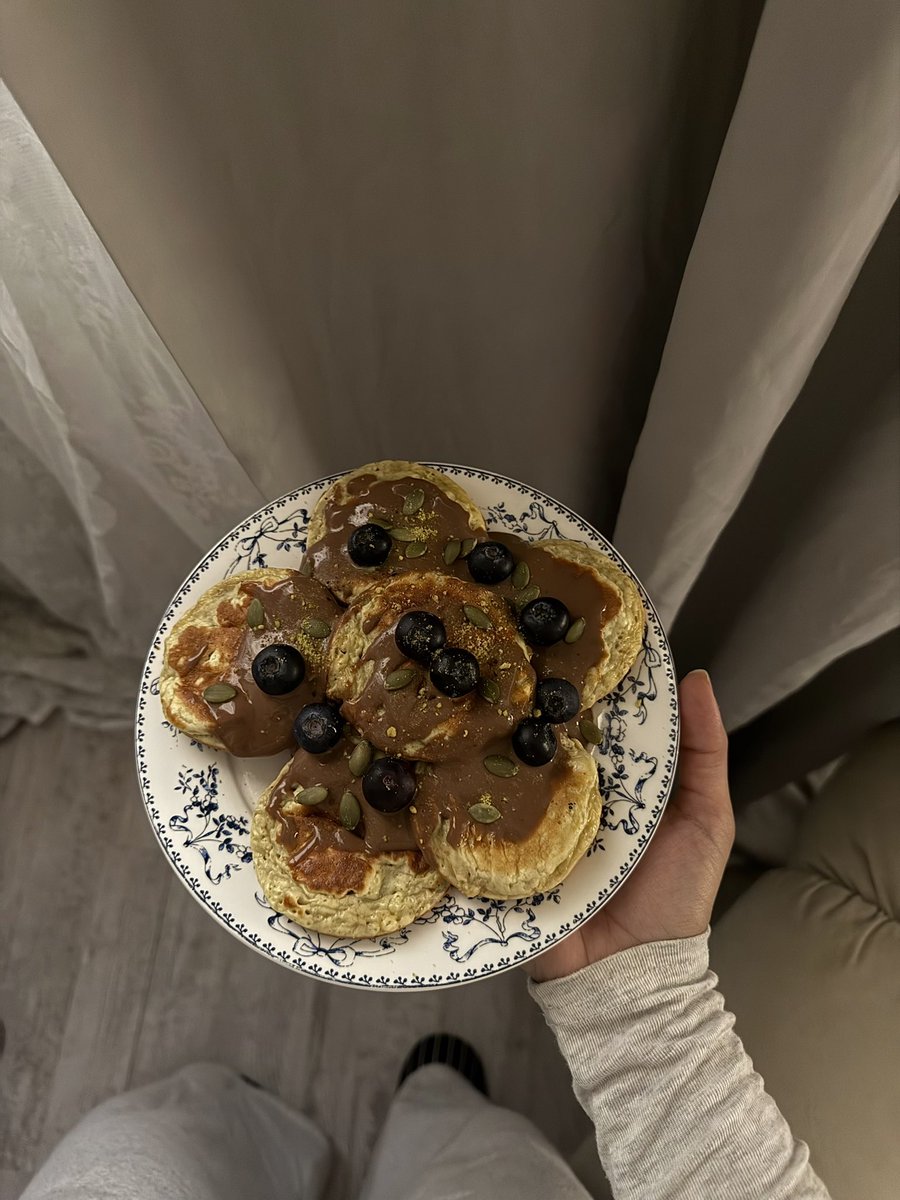 _iellie0's tweet photo. أنا وقهوتي ووردة البانكيك 🥞🌷 https://t.co/6f5X8Vp5S6