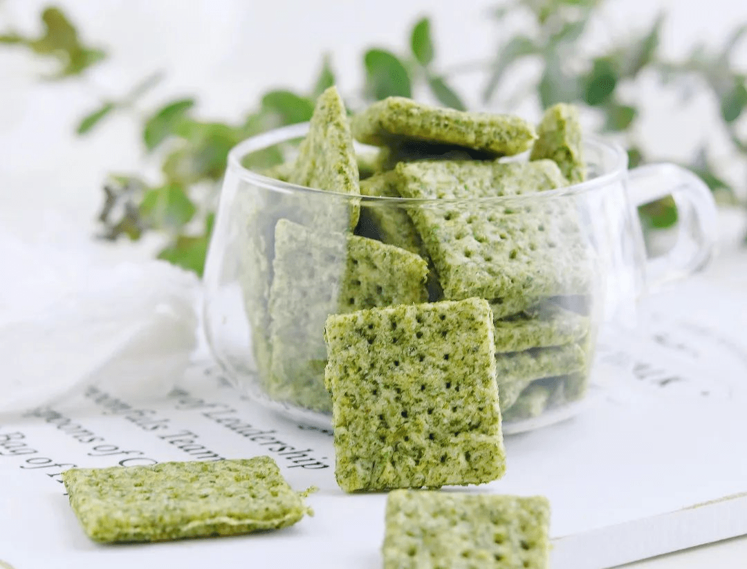 Weekly1337's tweet photo. Sharing is caring! Just bit into these crispy seaweed crackers—crunchy, salty, and total snack perfection. Who wants a bite https://t.co/43Jw4gtrRT