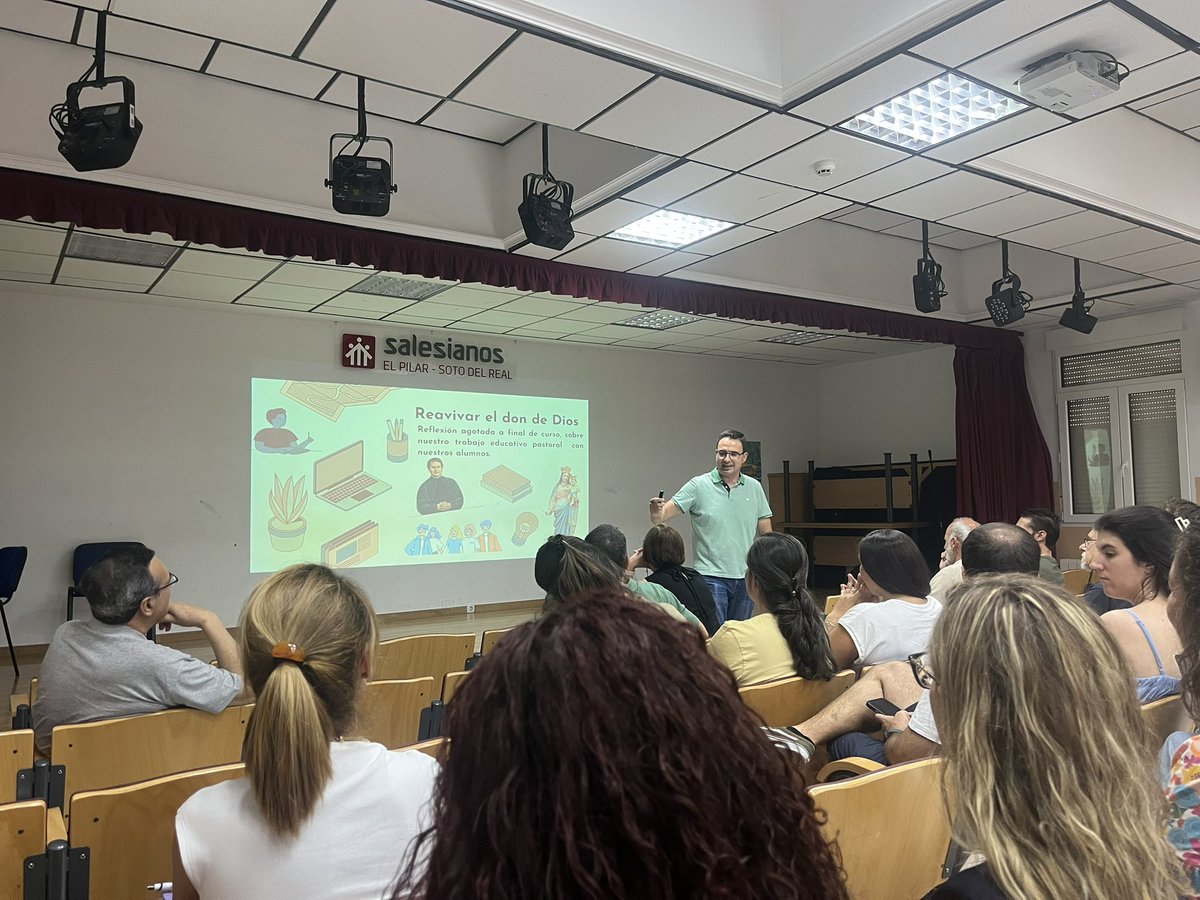 SalesianosSoto's tweet photo. Sergio Huerta, SDB, recientemente nombrado Delegado de Pastoral Juvenil de la Inspectoría SSM, ha estado con el personal del Colegio ofreciendo las claves sobre el carisma salesiano aplicado a la escuela. Además, ha presentado la nueva campaña pastoral para el próximo curso. https://t.co/Qlod3mWlKs