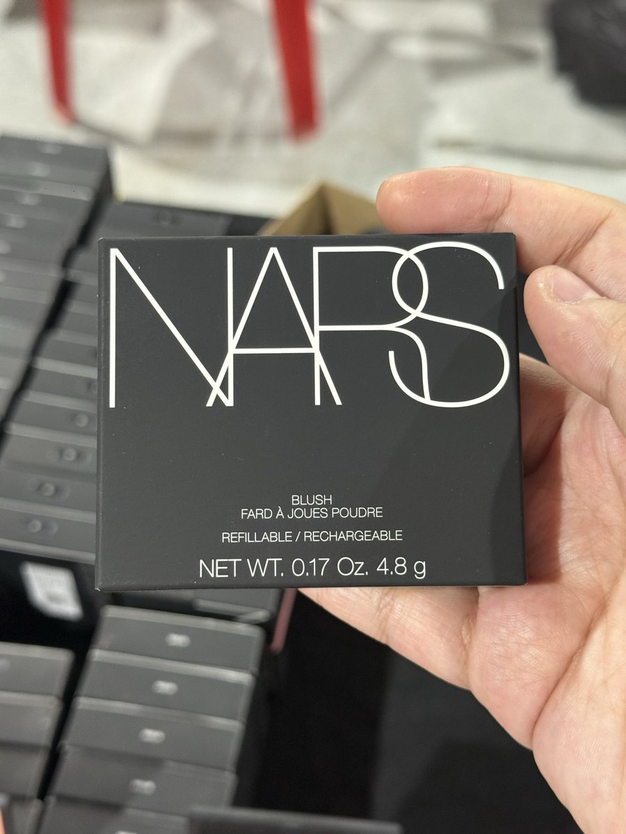 frostysidess's tweet photo. NARS https://t.co/WdDfAtQBfw
