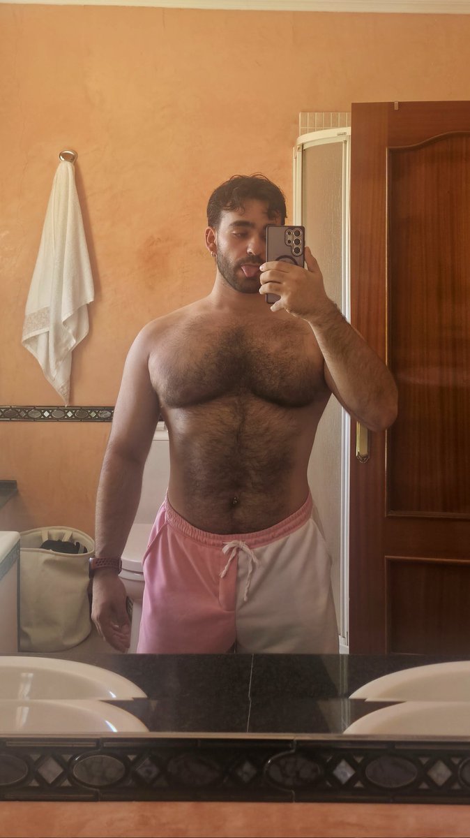 _ykos's tweet photo. Yo me saco más tetas https://t.co/OtvF2wSiEa