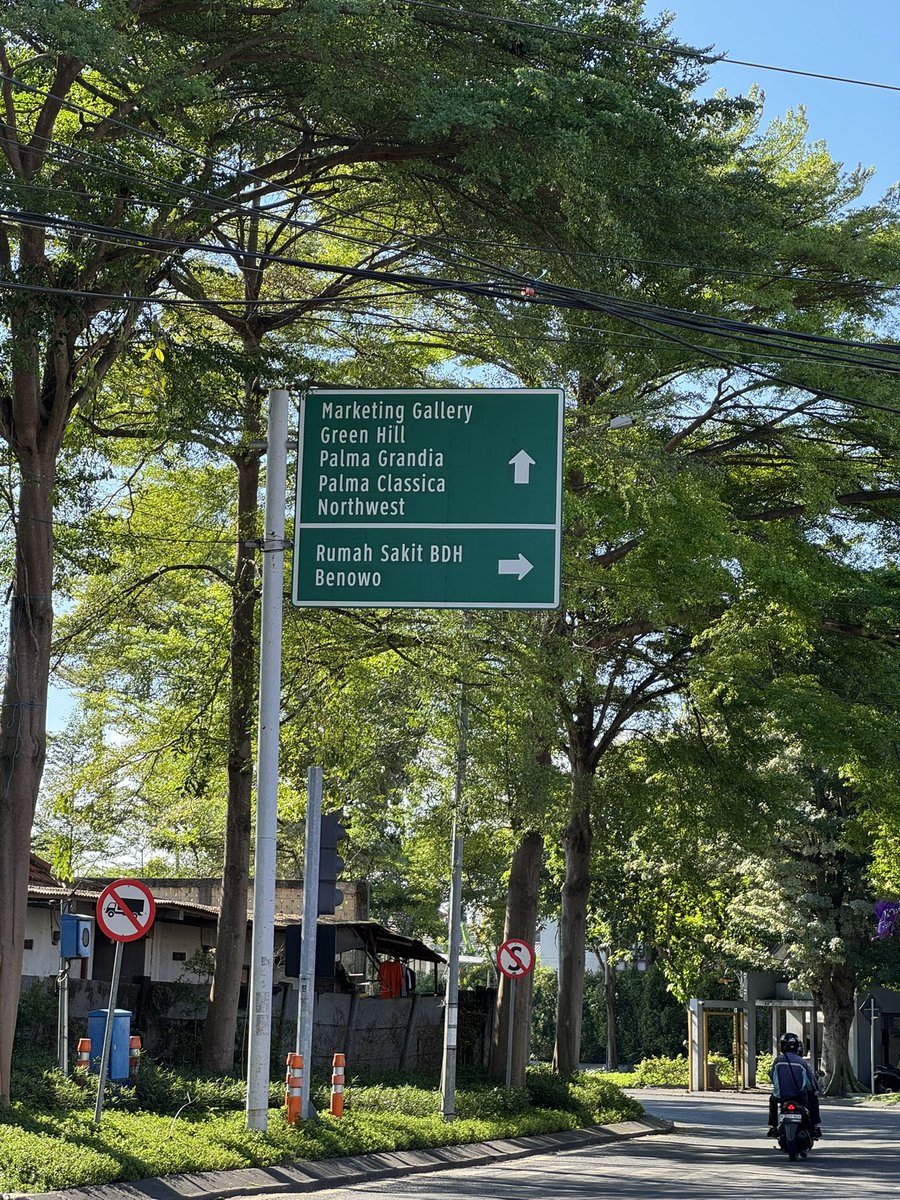 waniragat's tweet photo. Visit kelar, marani pedak kemudian
Njalok mangan hehe https://t.co/x4idoAgWvo