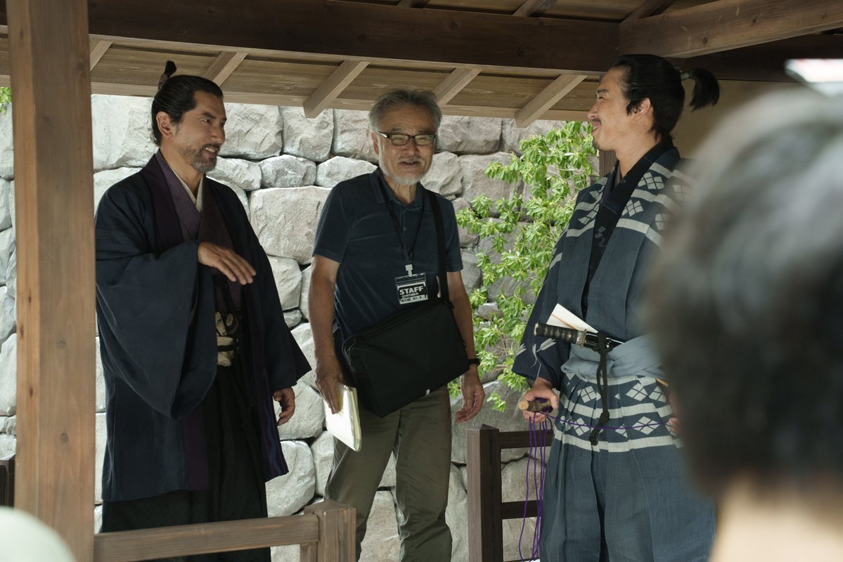 oricon's tweet photo. 本木雅弘主演映画『黒牢城』
596秒メイキング映像＆写真解禁❗️
⠀
宮舘涼太の弓稽古シーンやの舞台裏や
菅田将暉、吉高由里子、オダギリジョーらの
笑顔満載のショットを公開
https://t.co/G7q9qz70xz
⠀
#黒牢城 https://t.co/VeFlTqGWpj