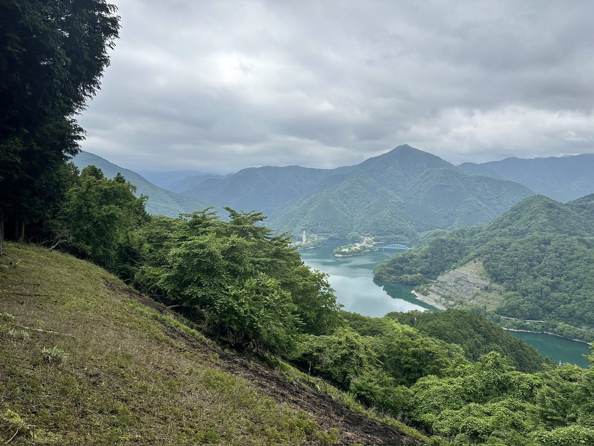 sizu_exp's tweet photo. 6/10.11で西丹沢ハイクしてきました。
西丹沢は整備は行き届いているものの、豊かな自然も感じることができ、西丹沢の魅力に浸ることができました。

途中で忘れ物を取り替えるなど、ハプニングがあり、撤退となったものの山行としては十分トレーニングとなり満足です。 https://t.co/u907GFFzSu