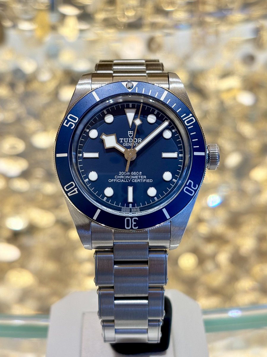 MONTAGNEnagoya's tweet photo. 【新入荷速報】
チューダー「ブラックベイ58」
Ref.M79030B-0001

ネイビーブルーのダイヤルが醸し出す大人の渋さが、ヴィンテージライクなブラックベイ58の雰囲気とも相性抜群です！

🚄6月限定交通費サポートキャンペーン実施中

#tudor #ブラックベイ #名古屋 #腕時計 #モンテーヌ https://t.co/RIk4G5OgIq