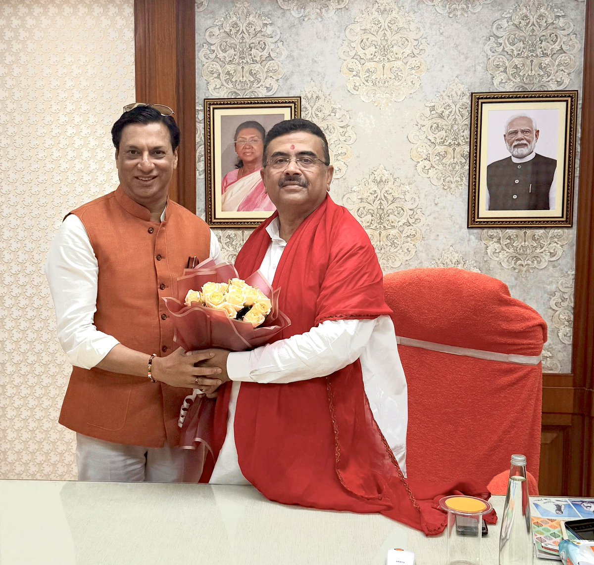 imbhandarkar's tweet photo. It was a pleasure meeting Hon’ble Chief Minister of West Bengal, @suvenduwb Ji, in #Kolkata and congratulating him on the historic mandate & resounding victory in the recent Assembly elections. I wish him strength and every success as he leads West Bengal toward greater progress, prosperity, and development. 🙏 #WestBengal  #Kolkata