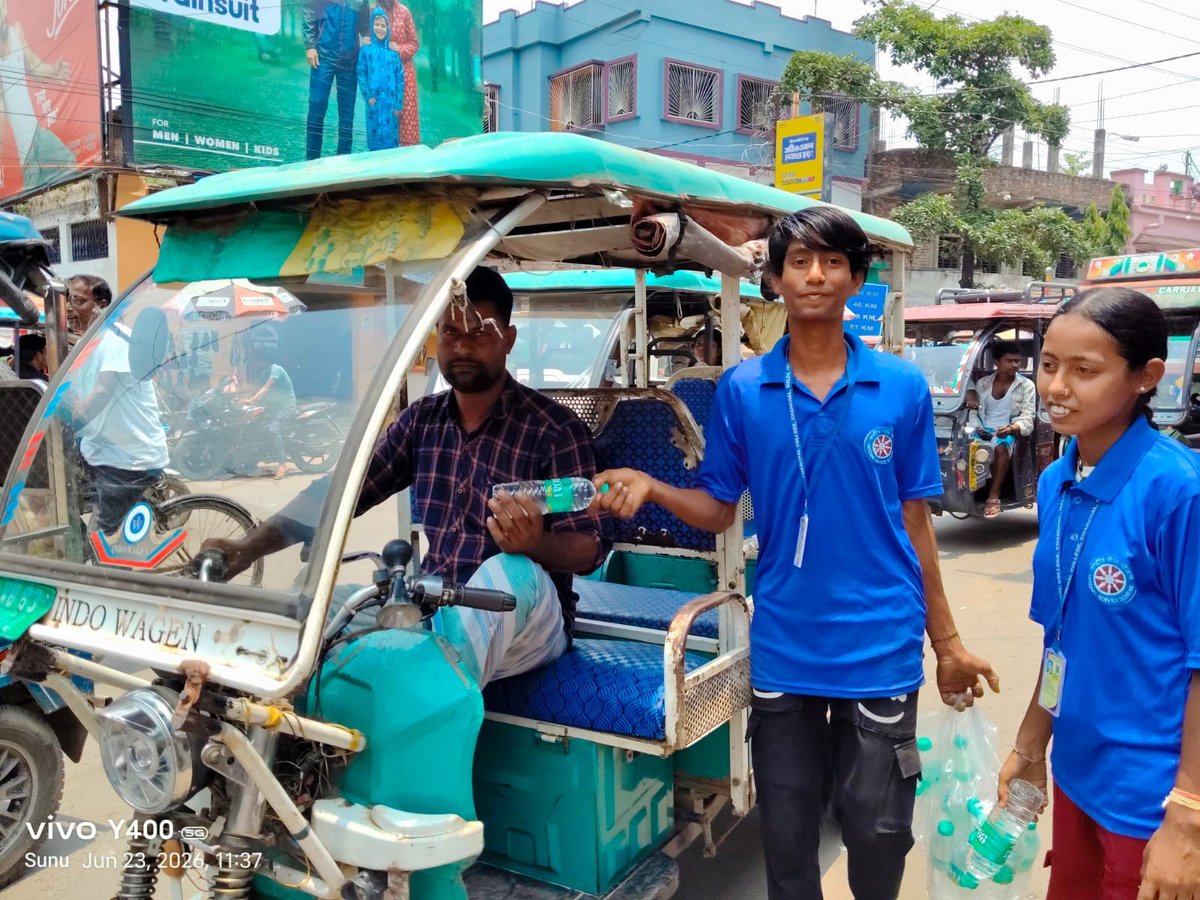 ChanchalNss's tweet photo. On 23 June 2026, the volunteers of Chanchal College NSS Unit-I actively participated in the NSS Water Mates initiative, distributed 108 lit drinking water to passer- by, toto drivers etc.
#NSS #WaterMates #ChanchalCollege #WaterConservation #NotMeButYou https://t.co/F85r3AU7Om