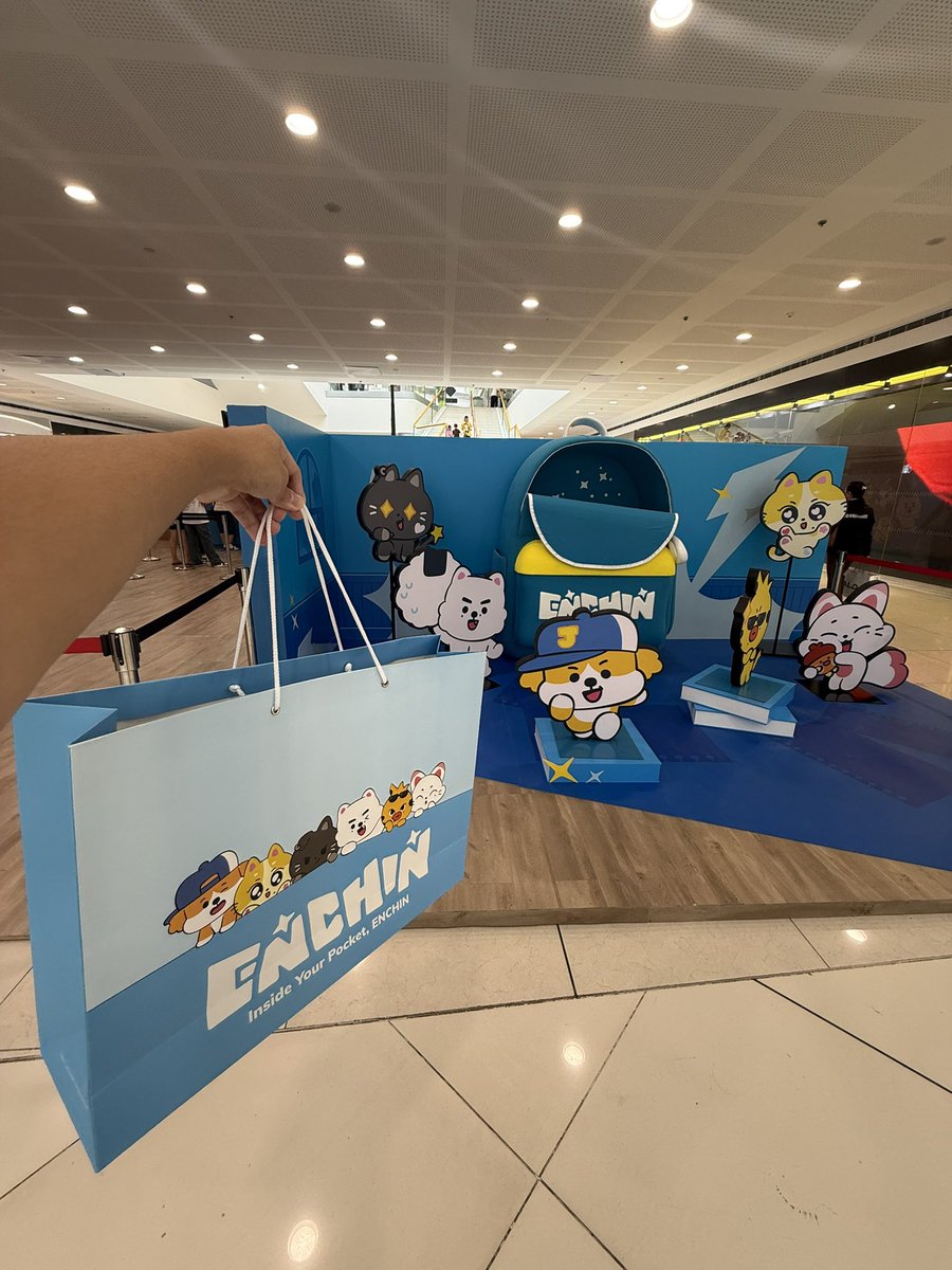 jakeudashi's tweet photo. my babies went to moa enchin popup😊 https://t.co/lH8aLJCxuZ