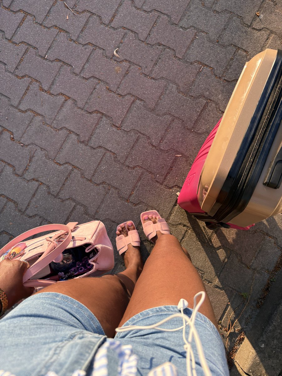 𝐿𝒶𝓎𝑒🧚‍♀️🎀✨ tweet media