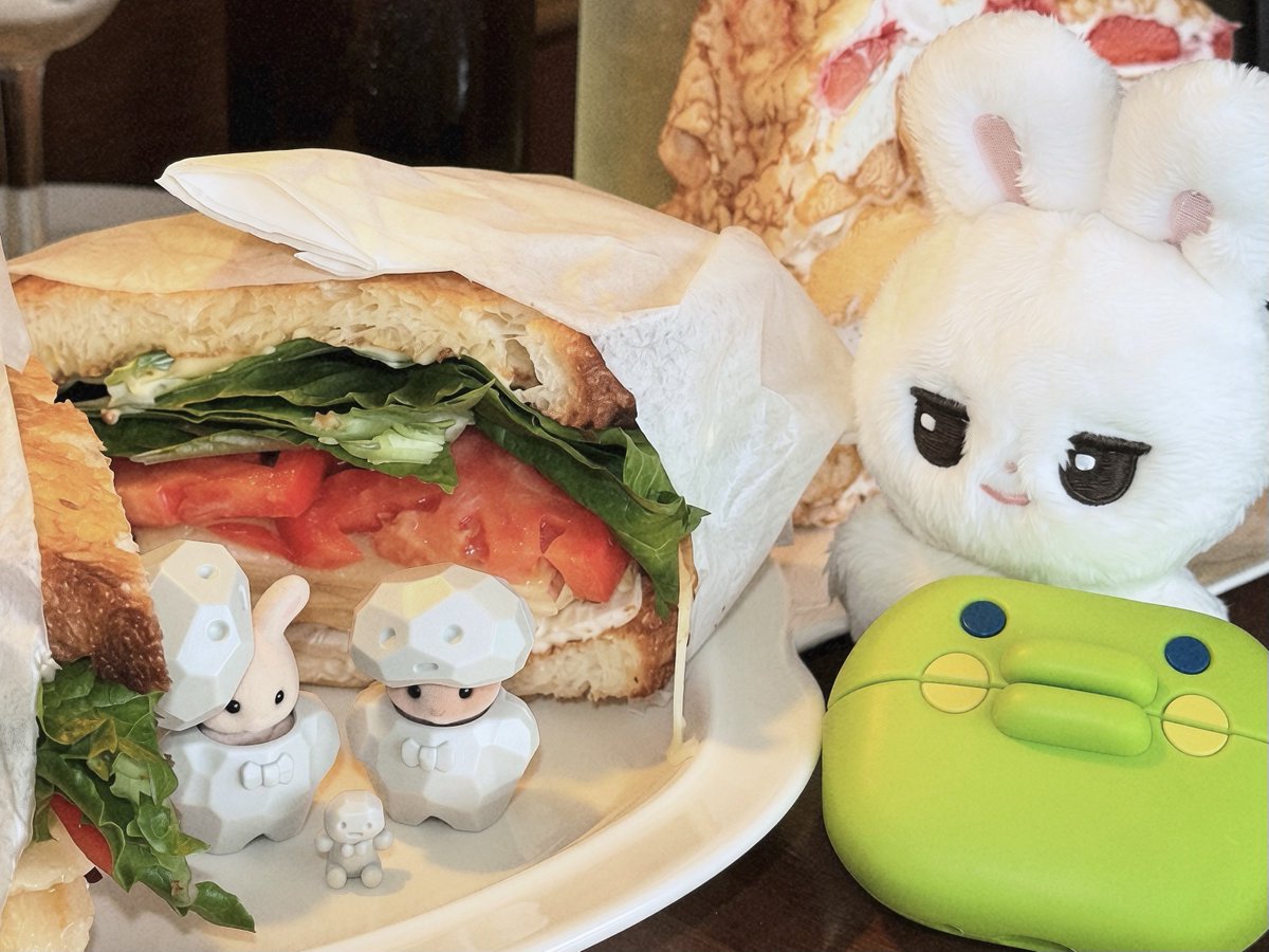 lionszdiary's tweet photo. 유딩이와… 병댕치?! https://t.co/8pBdAyCW9O
