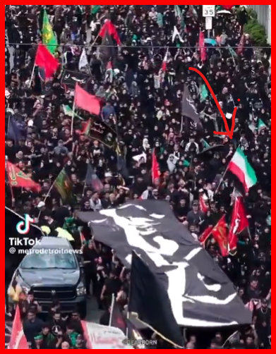 PersianeSam's tweet photo. @Chicago1Ray @SecMullinDHS This is the flag of the Islamic Republic of Iran and they are the soldiers of Islam.
During the war with America, the flag? https://t.co/5CZdYnTQ8c