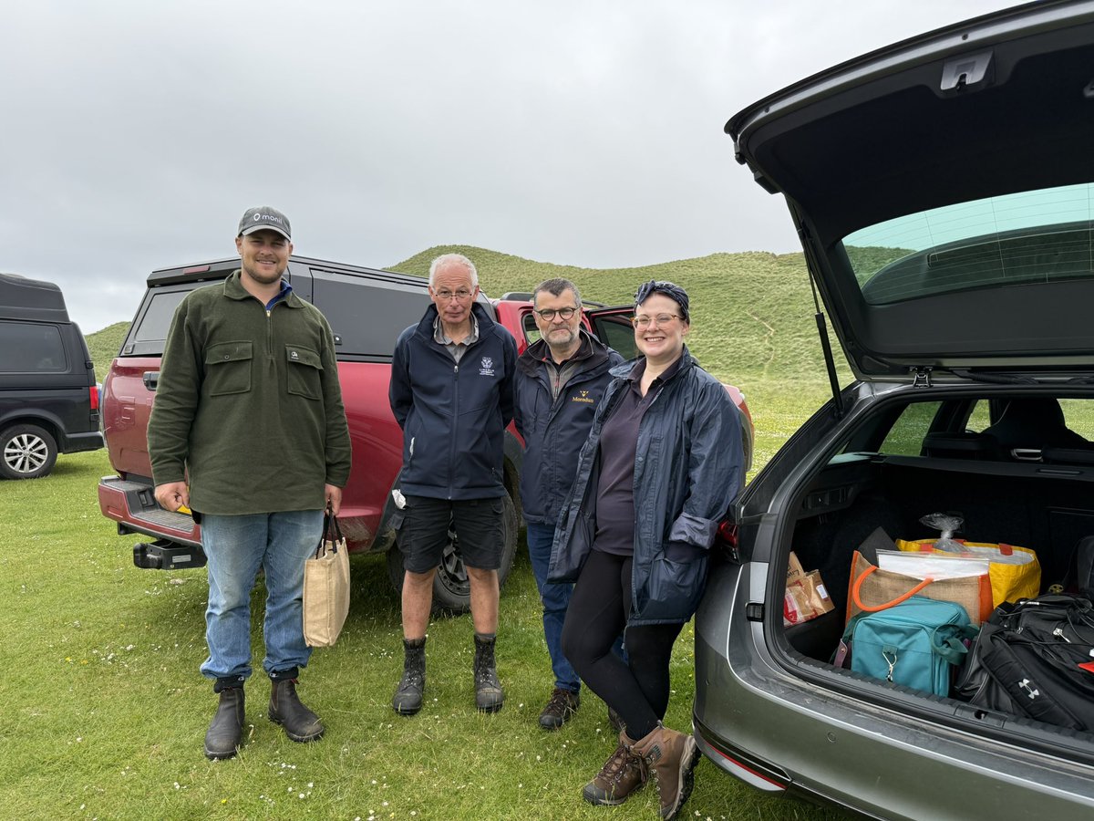 philip_skuce's tweet photo. Fab couple of days up on Isle of Coll, home to the Lancet (or Tea Leaf) Fluke, the only place in UK where we find it! 🤷‍♂️. Collected lots of samples to investigate epidemiology, and spoke to affected crofters. Thanks for being such great hosts! 🐑 🐚 🐜 💩 🏝️ @MoredunComms #LHS https://t.co/S1MTch21zV