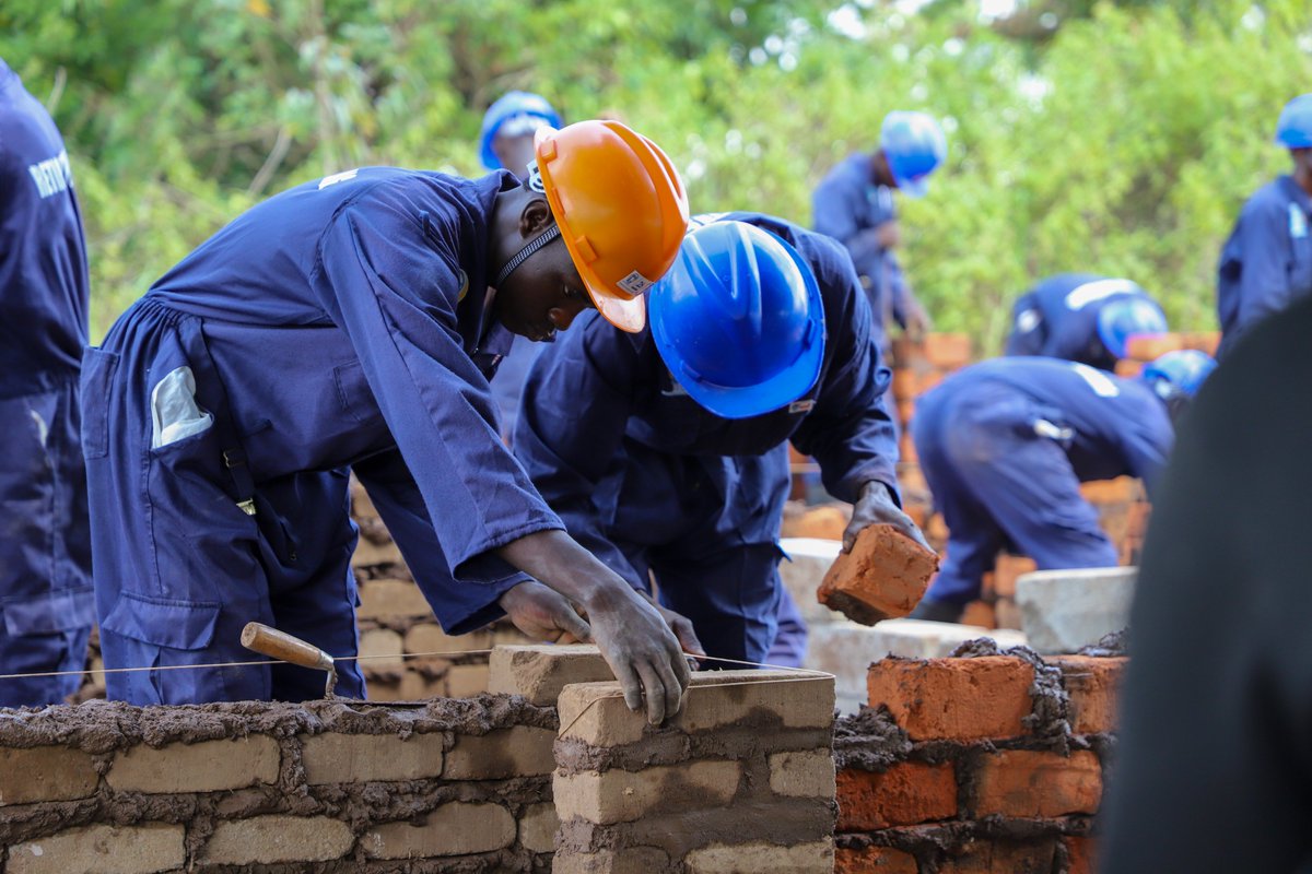 ceforduganda's tweet photo. Seeing skills put into practice confidently is one of the most rewarding parts of our work!

This week, @ceforduganda , under the #RETI Programme, conducted @UVTABOfficial  assessment for 1,800+ participants in the districts of #MadiOkollo District, #Arua District, #AruaCity, and #Kiryandongo District, targeting both #refugees and host communities.

Participants were assessed in various trades and We look forward to seeing many of them secure gainful employment, start their own businesses, create jobs for others, and improve the livelihoods of their families and communities.

#RETIProgramme #SkillsDevelopment #Entrepreneurship #Refugees #HostCommunities