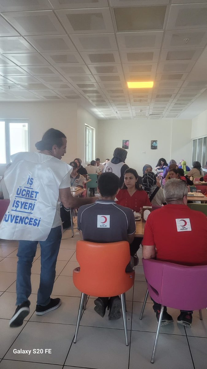 SESBalikesir's tweet photo. @KESK1995 Balıkesir şubesi ℅35 ek zam talebi için birlikte mücadele ediyor ✌
@sesgenelmerkezi https://t.co/PHfcfKpuHa