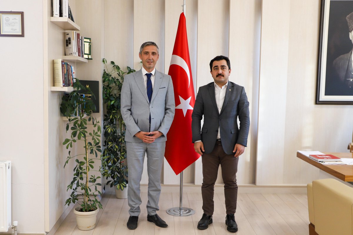 BayburtMem's tweet photo. 📌 İlimiz Vali Yardımcısı Sayın Yunus Coşkun, başka bir ile atanması dolayısıyla gerçekleştirdiği veda ziyaretleri kapsamında İl Millî Eğitim Müdürümüz Sayın Ömer Faruk Kahraman'ı ziyaret etti.
Vali Yardımcısı Sayın Yunus Coşkun'a yeni görev yerinde  başarılar diliyoruz. https://t.co/nRGtjoDCD1