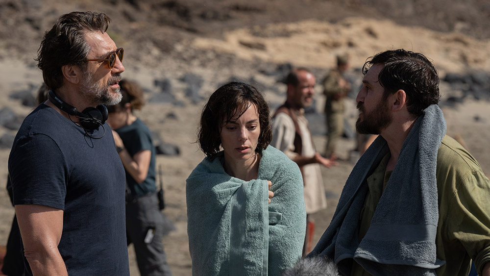 bullock25's tweet photo. España llega a los Oscar con un año histórico: La bola negra, El ser querido y Amarga Navidad parten como favoritas… pero Los Domingos puede dar la sorpresa al entrar en la terna. Cannes, Goya, Netflix, Bardem, Almodóvar, Los Javis… nivel altísimo. 
https://t.co/l73NF0ORrO https://t.co/uOyDtIexa1