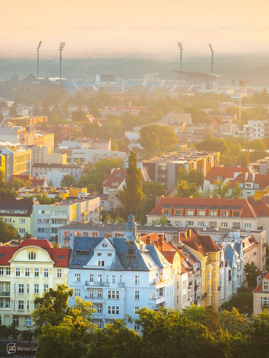 BydgoszczPL's tweet photo. Mglisty poranek nad Bydgoszczą

📸 Fot. Mariusz Guć Fotografia
---
Pochwalcie się swoimi kadrami i nagraniami w grupie FOTO Bydzia! Najciekawsze materiały trafią także na naszą stronę na X oraz Instagramie. https://t.co/6zICdWFkX8