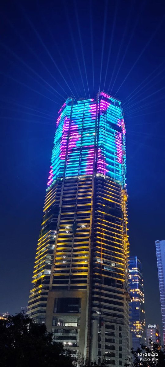 Ind2news's tweet photo. 🚨 BREAKING: PALAIS ROYALE TOWERS OVER MUMBAI 🇮🇳🏙️

🏢 320 metres tall
 🌆 88-storey luxury skyscraper
 📍 Located in Worli, Mumbai

👉 One of India's tallest residential towers and an iconic addition to Mumbai's skyline 🔥🚀

#Mumbai #PalaisRoyale #Skyscraper #IndiaGrowth https://t.co/rhn5ujJcBS