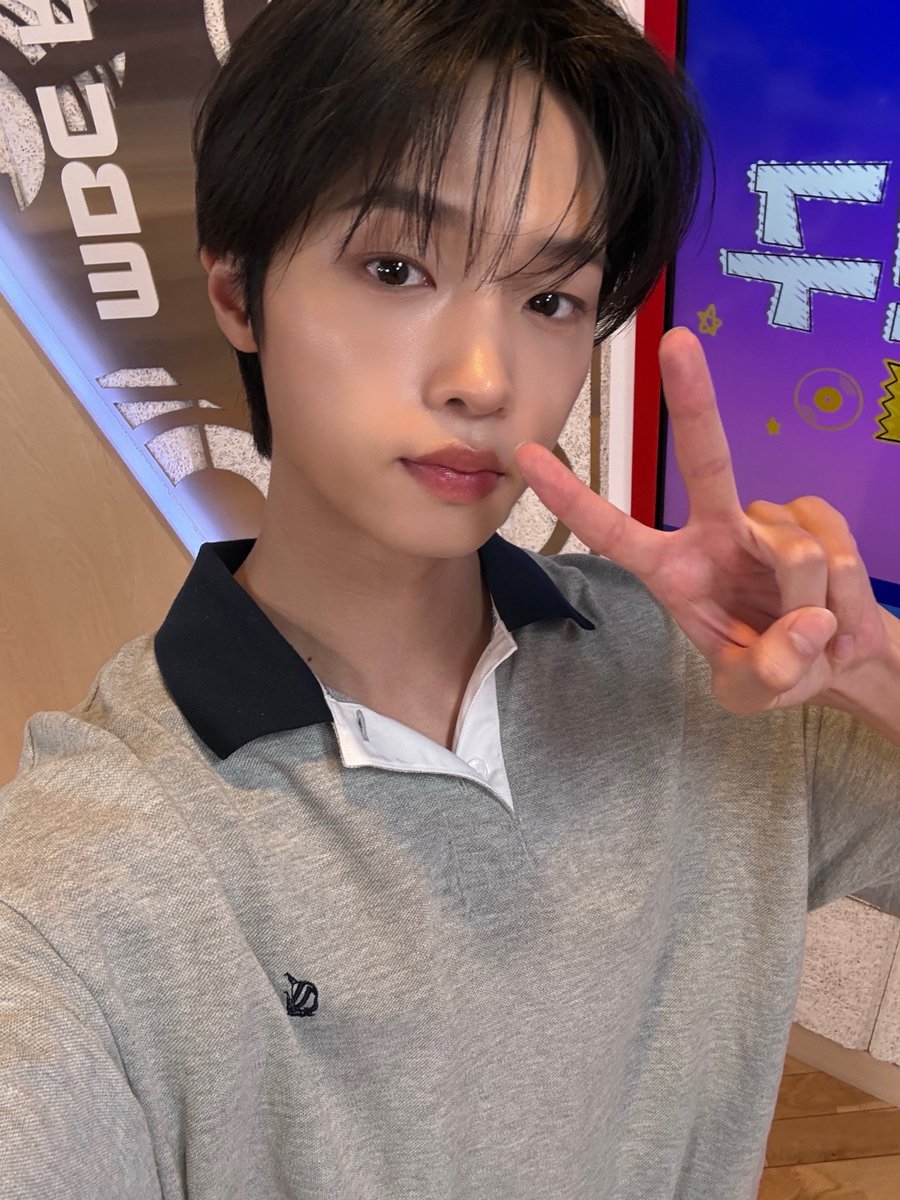 sondongpyo_dsp's tweet photo. [⏰] 
잠시 후 오후 10시 30분, 
MBC FM4U ‘친한친구 방송반'에 동표가 출연합니다☘️

#손동표 #SONDONGPYO 
#MBC #친한친구방송반 https://t.co/8QX53aD7ud