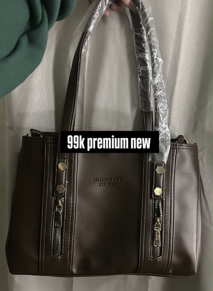malizy_'s tweet photo. Ayo dibeli guyss mumpung masih di tembalang, ini aku jastip dari bangkok ya https://t.co/KEa8hiBShb