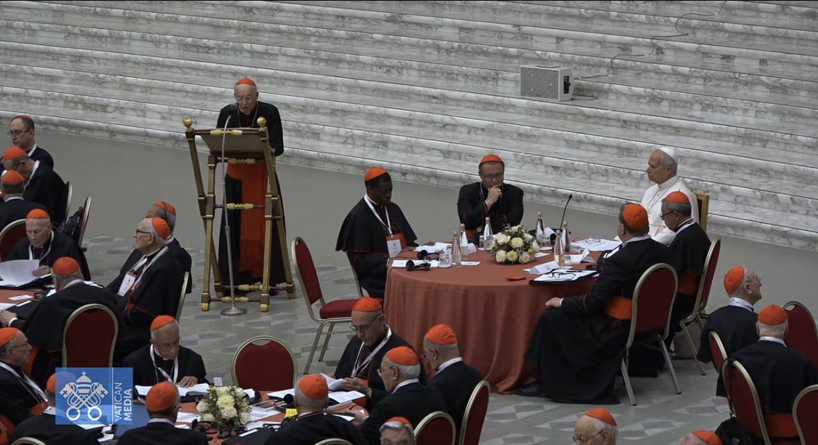 evaenlaradio's tweet photo. El #Papa inicia con un discurso las sesiones del segundo #Consistorio de su pontificado: “no somos custodios de intereses particulares” “estos encuentros nos ayudan a trabajar juntos en el servicio de la Iglesia”. “¡Necesito vuestra ayuda, libertad, franqueza y lealtad”
#Vaticano https://t.co/VdPql90CK8