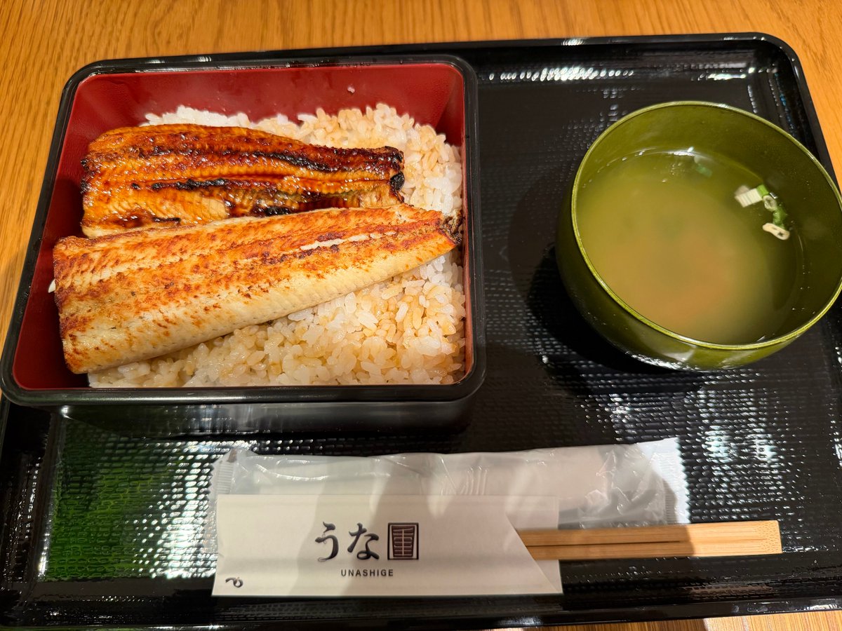 sotoguchi_t's tweet photo. 自らを奮い立たせるための鰻(1720円)。 https://t.co/aur0OLMc3I