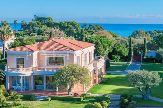 InterioorDesign's tweet photo. €28M Belle Epoque Estate, French Riviera https://t.co/gIYfwls9gD