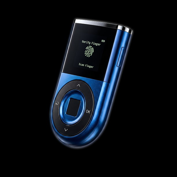 DCENTWALLETS's tweet photo. A metalic blue D'CENT Wallet.🔵

Who wants one? #XRPArmy https://t.co/dMBrazaHqz