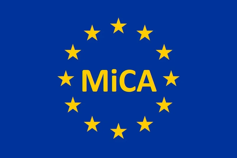 VettedLabs's tweet photo. 🚨🇪🇺BINANCE x MiCA: What you need to know

Binance won't secure its MiCA license in time for the July 1st deadline. By withdrawing its Greek application, the exchange must restrict EU services while pursuing authorization elsewhere. Though they expect approval in the coming months, the delay triggers immediate action: starting July 1st, new deposits and positions are blocked, shifting accounts to "sell-only." Users can close positions and withdraw crypto or Euros anytime, but normal EU trading halts next week.

It's also a possibility that a political play might have driven this last-minute roadblock. Binance holds 50%+ of EU crypto liquidity, making its temporary removal highly convenient for the ECB's CBDC (Digital Euro) agenda, which aims to crush market competition. While Binance deals with this obstacle, fully compliant rivals like OKX, Kraken, Bybit, or Coinbase have passed MiCA requirements, remaining available for clean, regulated centralized trading.

For users who reject MiCA's aggressive surveillance and tracking, options look different. To keep privacy from institutional overreach, they're withdrawing assets to cold wallets (Ledger, Trezor) or self-custody apps where you own the keys. For active trading, non-KYC exchanges will operate normally through VPNs.

The European sandbox has shifted. Follow @VettedLabs for more info.

What's your move before July 1st? Cold wallet or exchange rotation? Let us know below. 👇