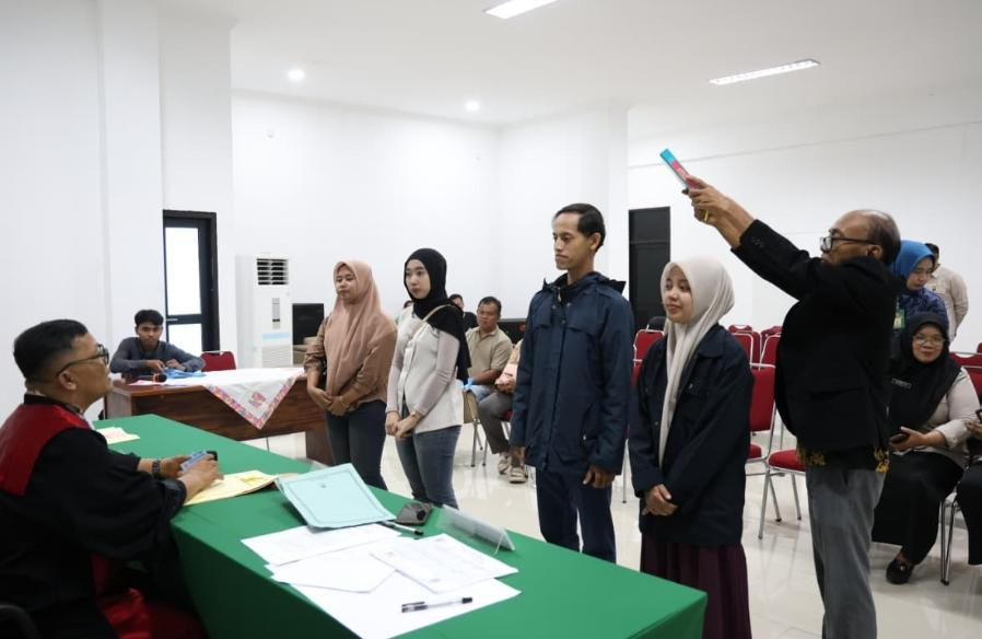 kabarterdepanID's tweet photo. Dispendukcapil Jember Launching Program ‘PASTI MAPAN’, Permudah Masyarakat Urus Perubahan Dokumen Kependuduk

https://t.co/WmRv7NJnhv

#DispendukcapilJember #ProgramPastiMapan #Jember #KabarTerdepan https://t.co/peTq31IDbF