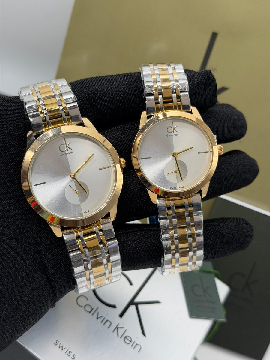 big_damola's tweet photo. His and hers wristwatch available as seen 
🏷️25,000 naira each( 48,000 naira for both) 
Comes in a well packaged box and bag 
Nationwide delivery 🚚 

Kindly send a dm to order https://t.co/aNPllRXBOg