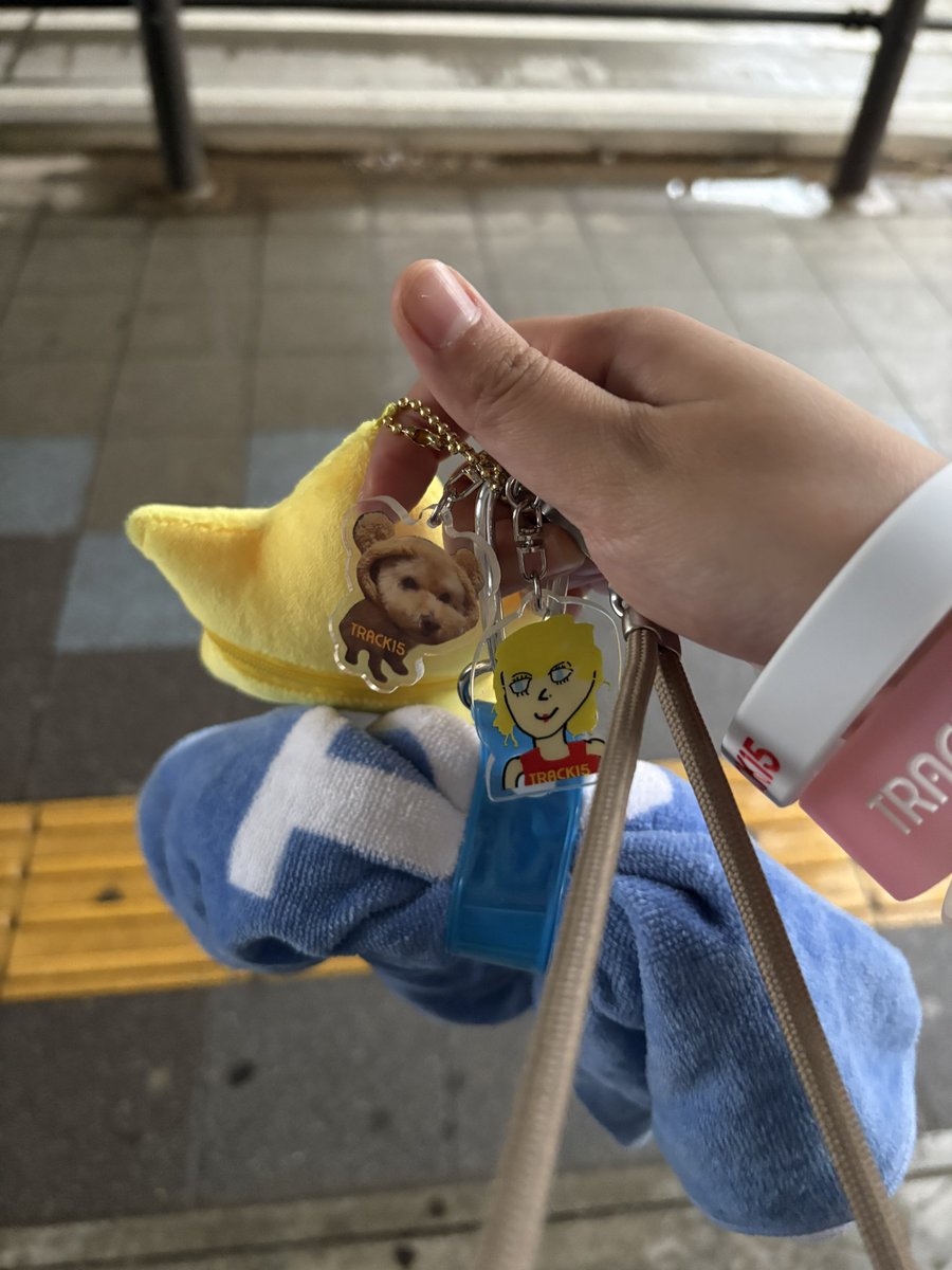 kocchi_21's tweet photo. くじ8回やったら全部当たりが出て欲しいものも当たつでハッピーエンドになった⭐️🙌交換してカエルﾁｬﾝいただけたのも嬉しかった🐸#TRACK15 https://t.co/aChxO9a9bx