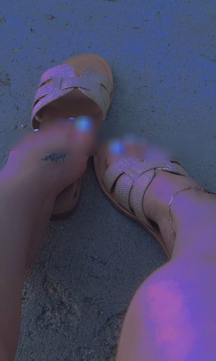 Phoenix_bombb's tweet photo. ‼️Unblurr these on my OF !! Free feet pics there daily 😘🔞‼️
#bikinicompetitor #bikiniMan #bikini #onlyfans #of #feet #talktome #dancing #dances https://t.co/GCa1CRomHS