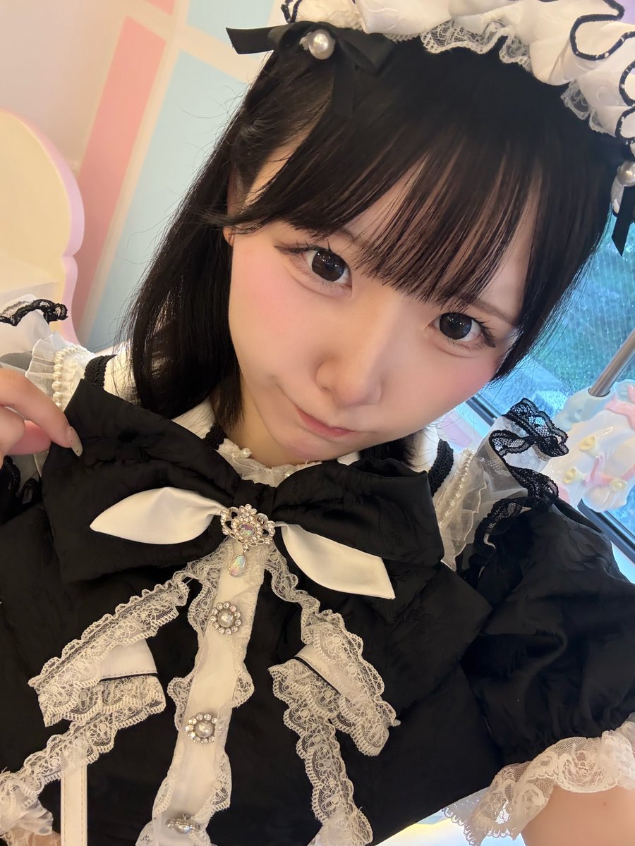 flpr_rubu's tweet photo. 黒着た❕メイドさんみたい♩２３時まで ☔️🖤 https://t.co/Ij4uIZGK9H